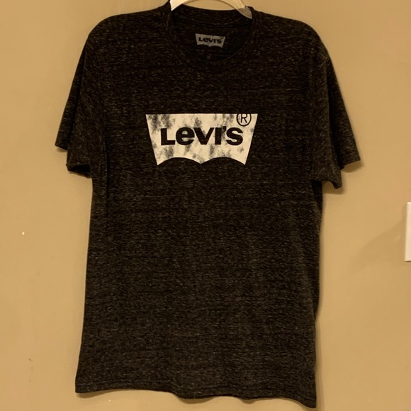 Levi's Other - Levi's Men's charcoal Heather gray Med. Graphic Tee